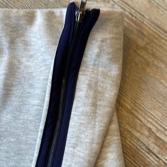 Anthropologie Gray Sunday in Brooklyn soft Fleece zip Skirt with Navy Trim L - Picture 3 of 9